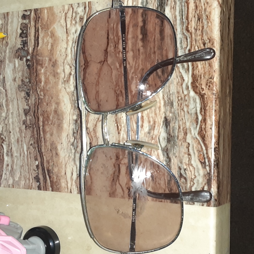 VINTAGE SWANK SUNGLASSES NRMINT CONDITION